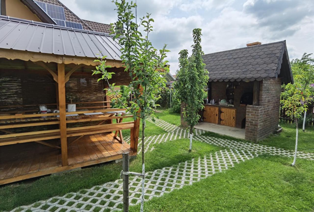 Hotel Conacul Caterinei Polovragi Zewnętrze zdjęcie