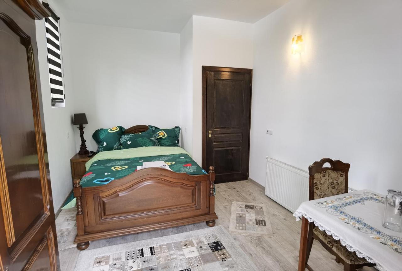 Hotel Conacul Caterinei Polovragi Zewnętrze zdjęcie