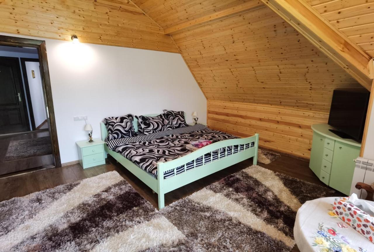 Hotel Conacul Caterinei Polovragi Zewnętrze zdjęcie