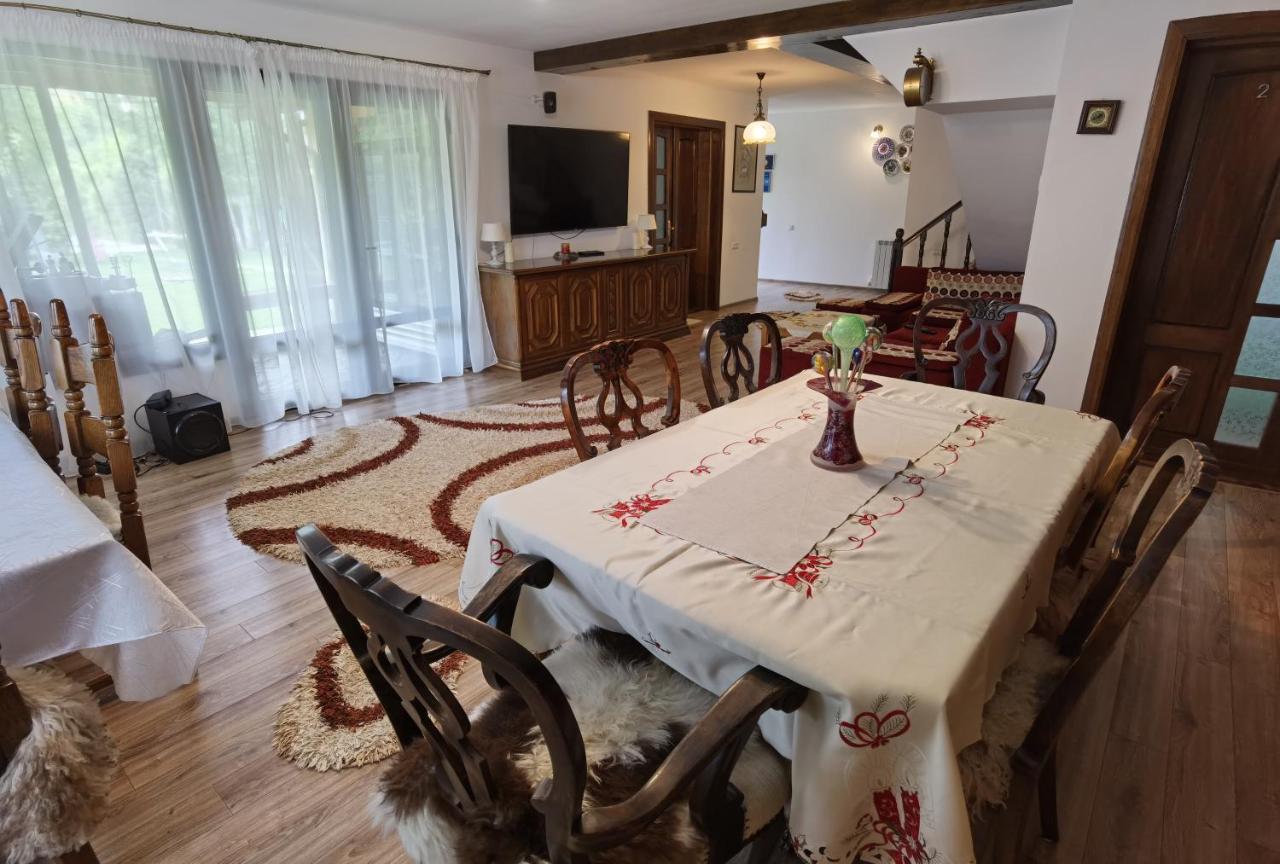Hotel Conacul Caterinei Polovragi Zewnętrze zdjęcie