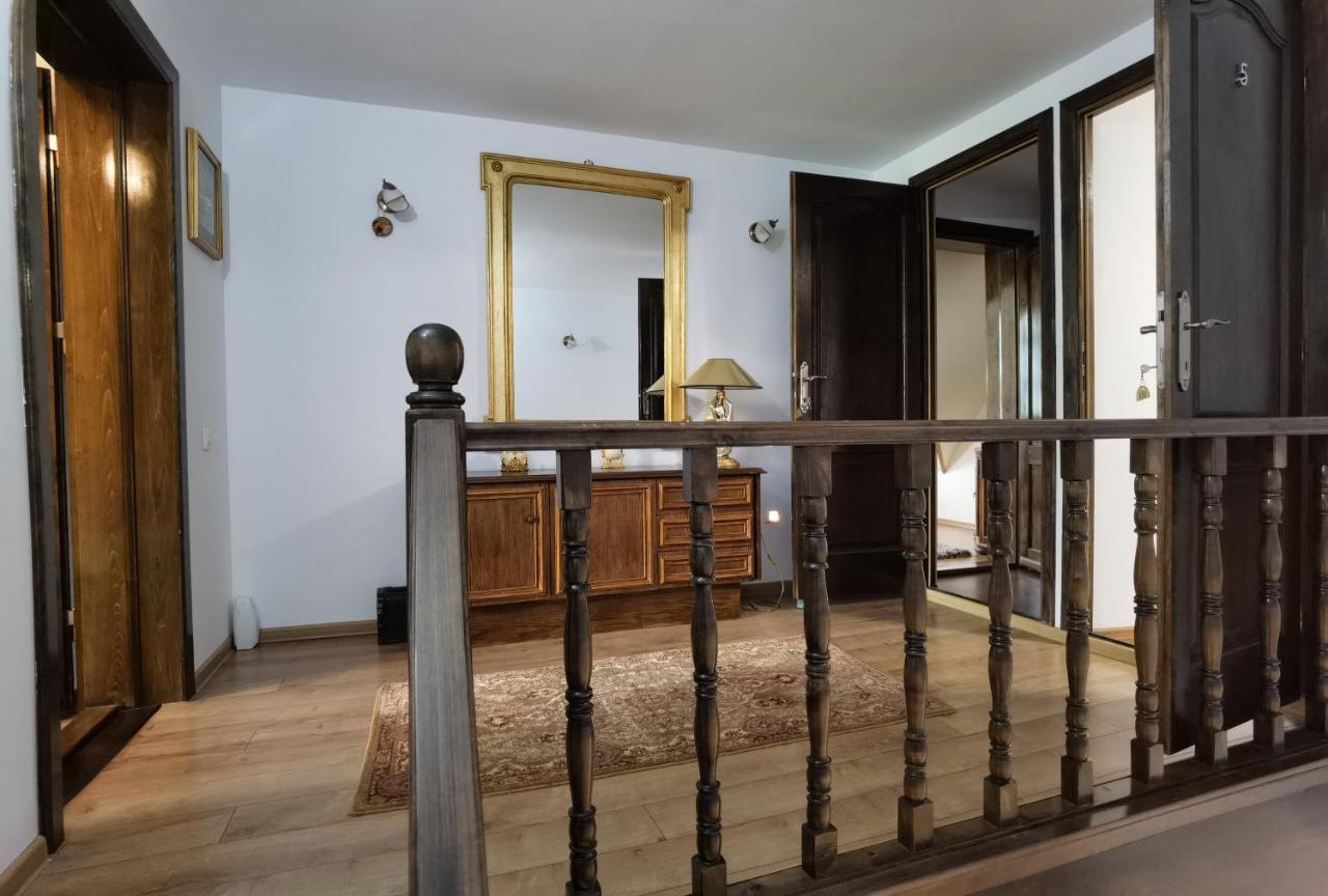 Hotel Conacul Caterinei Polovragi Zewnętrze zdjęcie