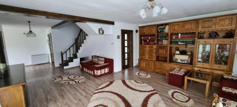 Hotel Conacul Caterinei Polovragi Zewnętrze zdjęcie