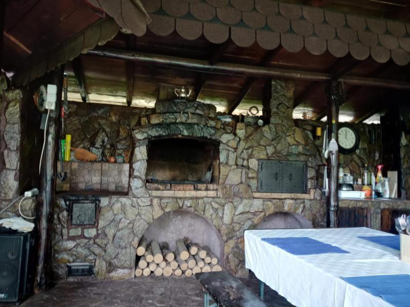 Hotel Conacul Caterinei Polovragi Zewnętrze zdjęcie